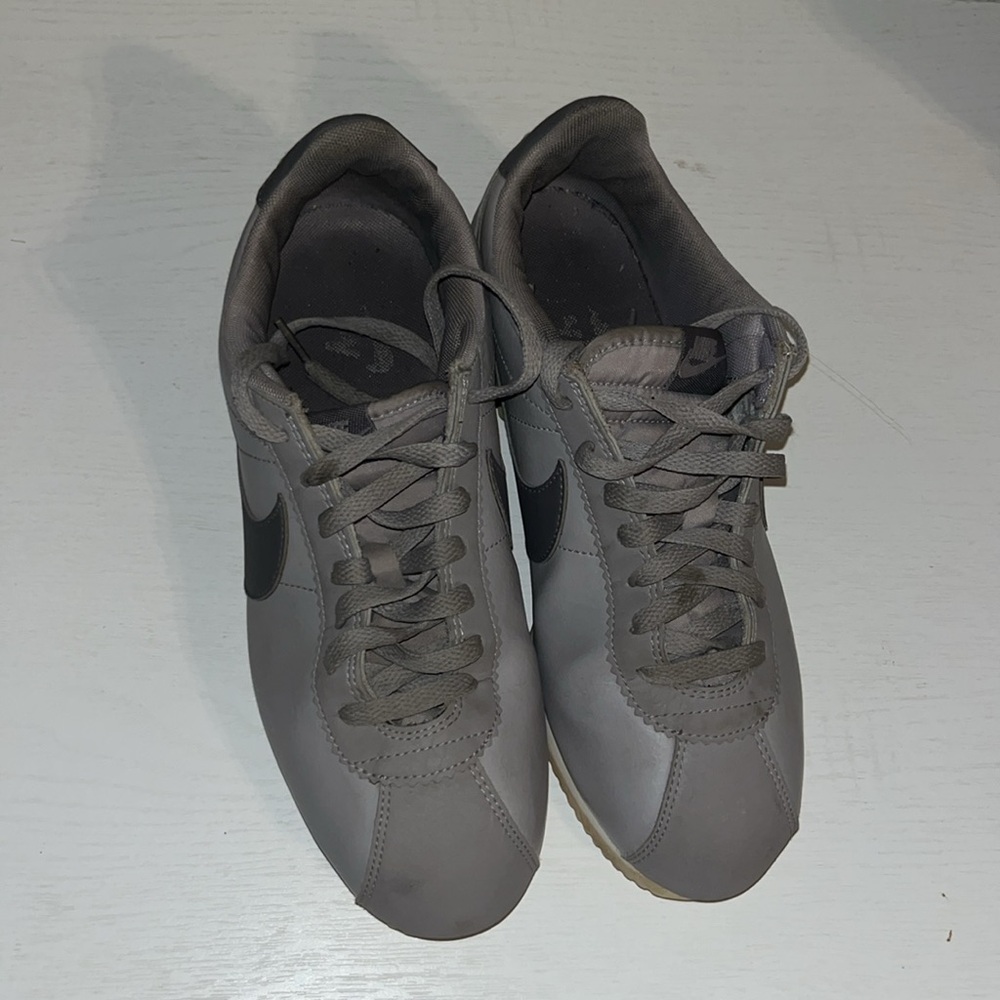 2017 Nike cortez size 10 - Picture 2 of 5